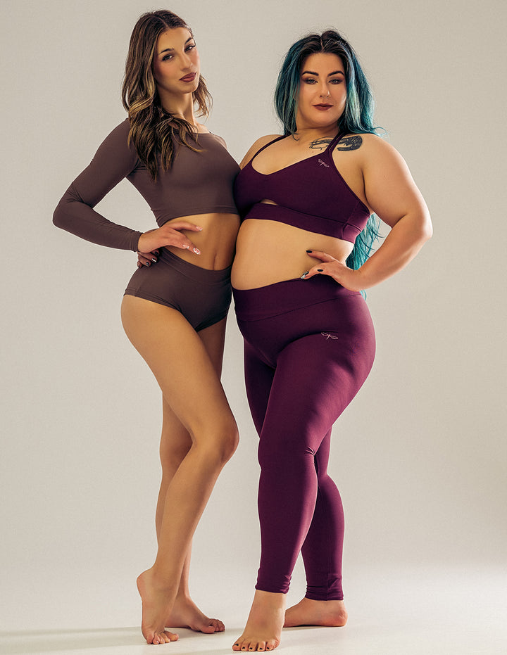 Pavi long-sleeve sports crop top – cocoa